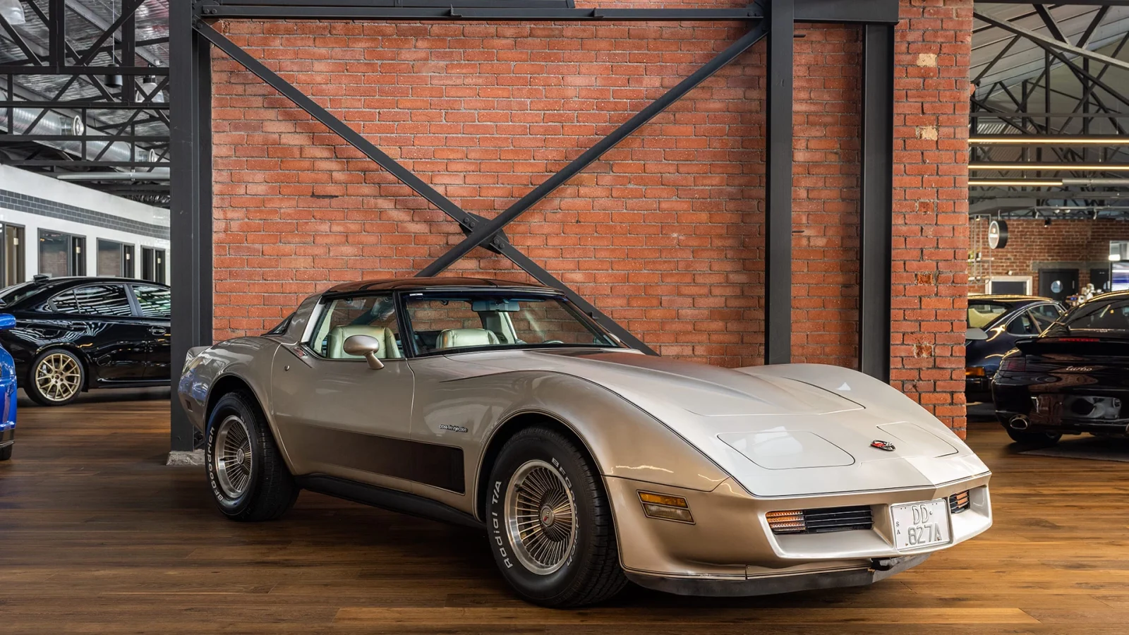 Click to Enlarge-Esc to Close Corvette Generations/C3/C3 1982 Silver-1.webp